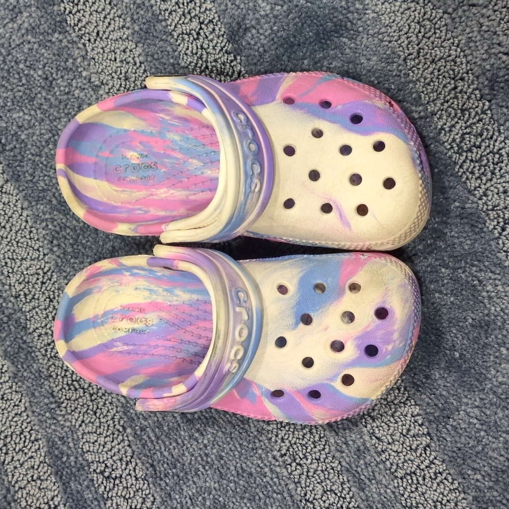 CROCS Girls Bundle, Pink Fur Lined & Pink/Purple Marbled - Picture 8 of 13